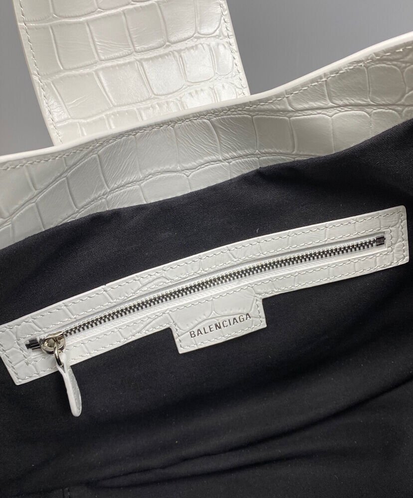 Balenciaga Le Cagole Medium Shoulder Bag Cream - Image 9