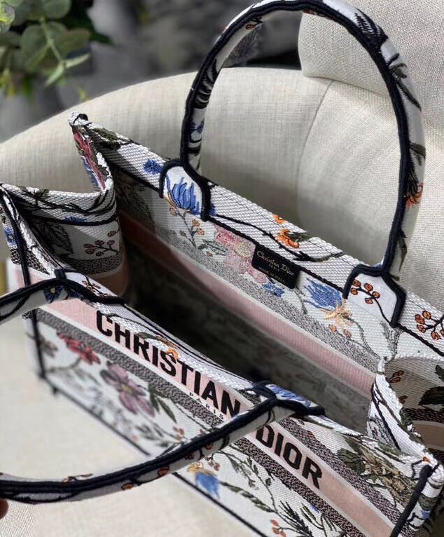 Christian Dior Small Dior Book Tote White - Image 9