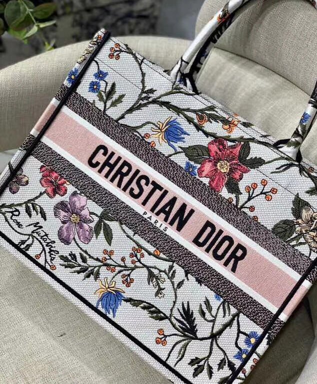 Christian Dior Small Dior Book Tote White - Image 5