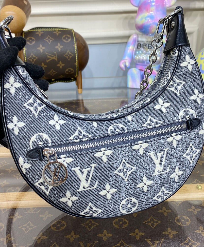 Louis Vuitton Loop M21752 Gray - Image 5