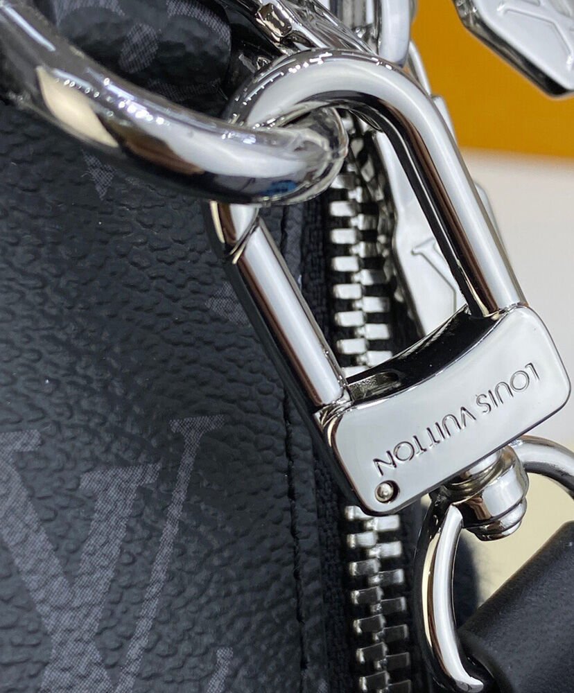 Louis Vuitton Alpha Wearable Wallet M80741 Black - Image 8