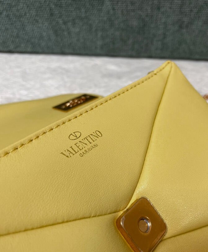 Valentino One Stud Nappa Bag With Chain Yellow - Image 5