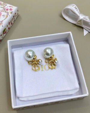 Dior Pearl Earrings New Arrivals
