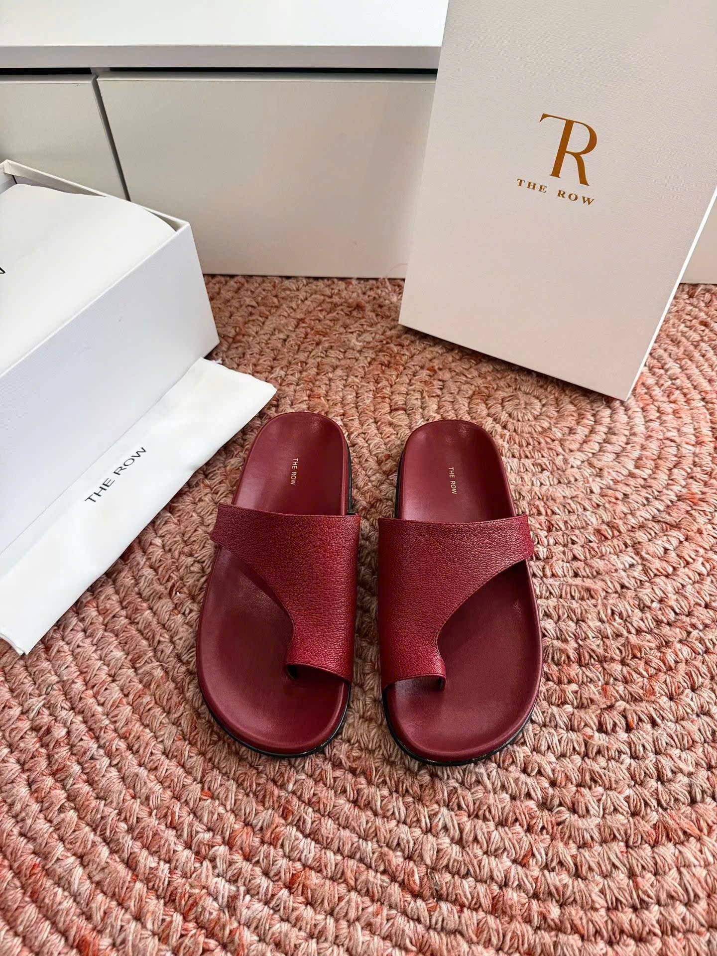 The Row Leather Flip Flop Sandals Elevated Coastal Minimalism