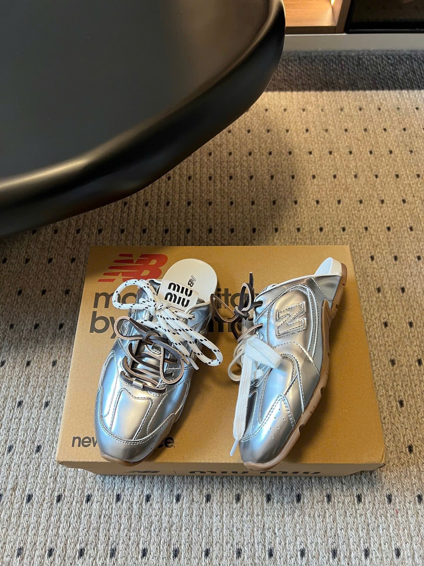 Miu Miu x New Balance 530 SL Metallic Leather Mules - Image 4