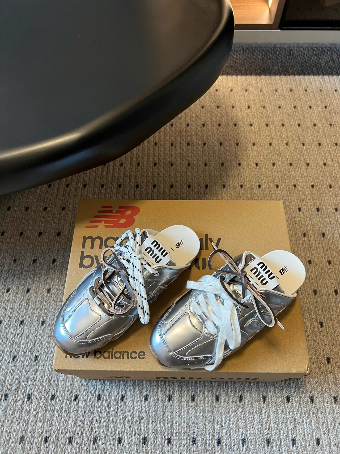 Miu Miu x New Balance 530 SL Metallic Leather Mules - Image 7