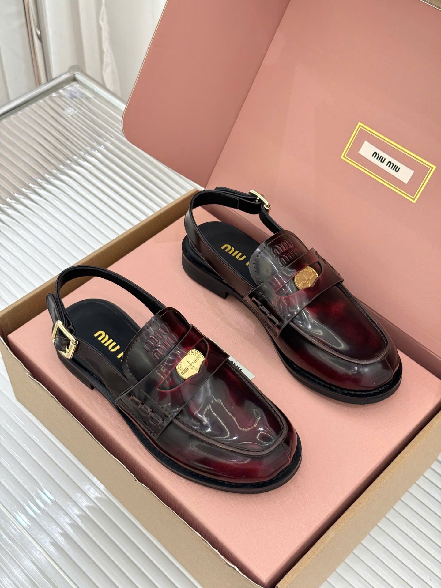 Miu Miu Vintage-Effect Leather Slingback Penny Loafers - Image 5