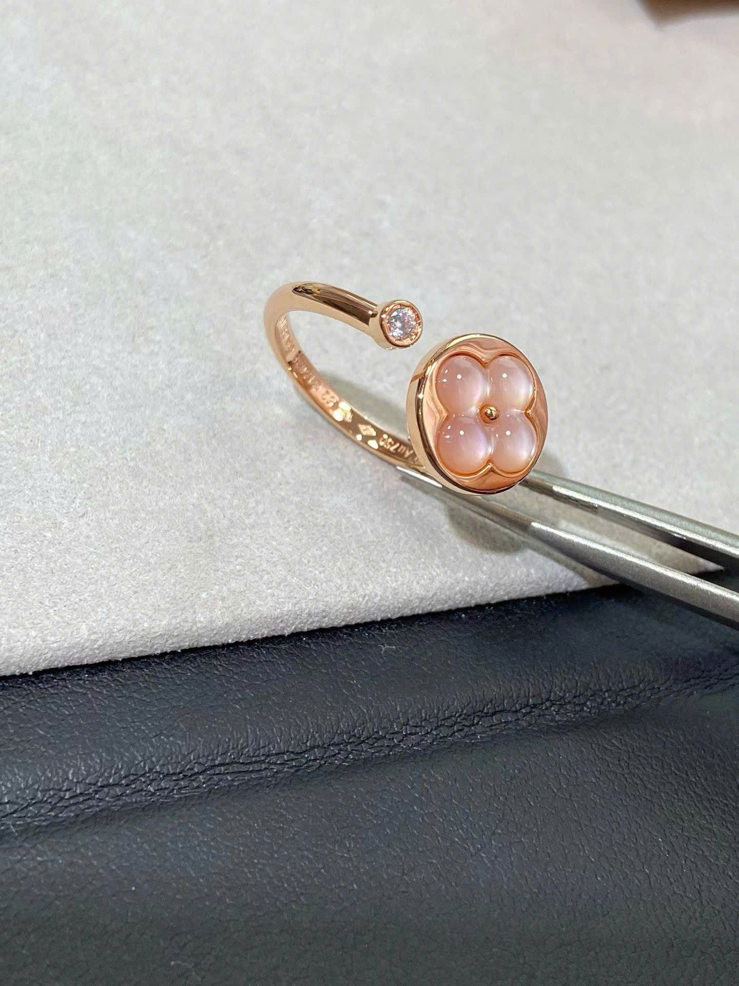 Louis Vuitton Color Blossom Mini Sun Ring - Image 4