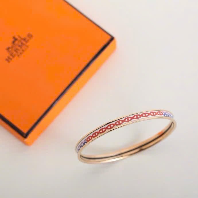 Hermès Black Enamel Gold-Plated Chain Motif Bracelet - Image 5