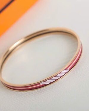 Hermès Black Enamel Gold-Plated Chain Motif Bracelet