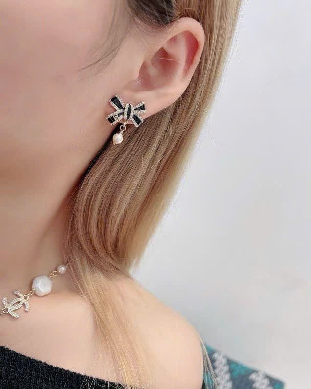Chanel Iconic CC Elegance Earrings - Image 2