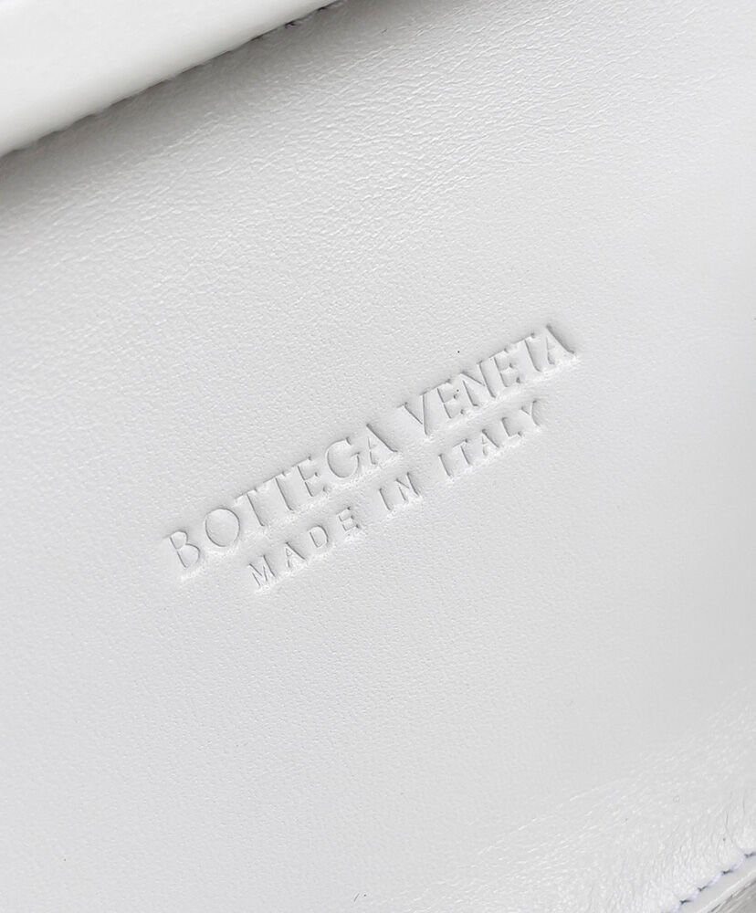 Bottega Veneta Knot Clutch Bags - Image 10
