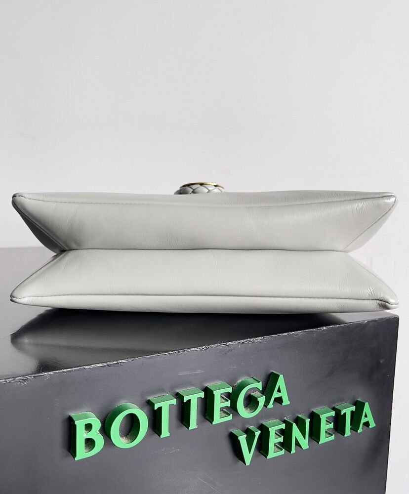 Bottega Veneta Medium Liberta Bags - Image 5