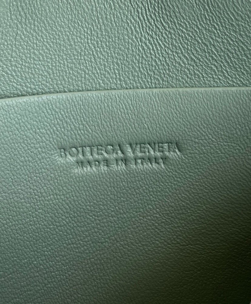 Bottega Veneta Concert Pouch 794258 - Image 9