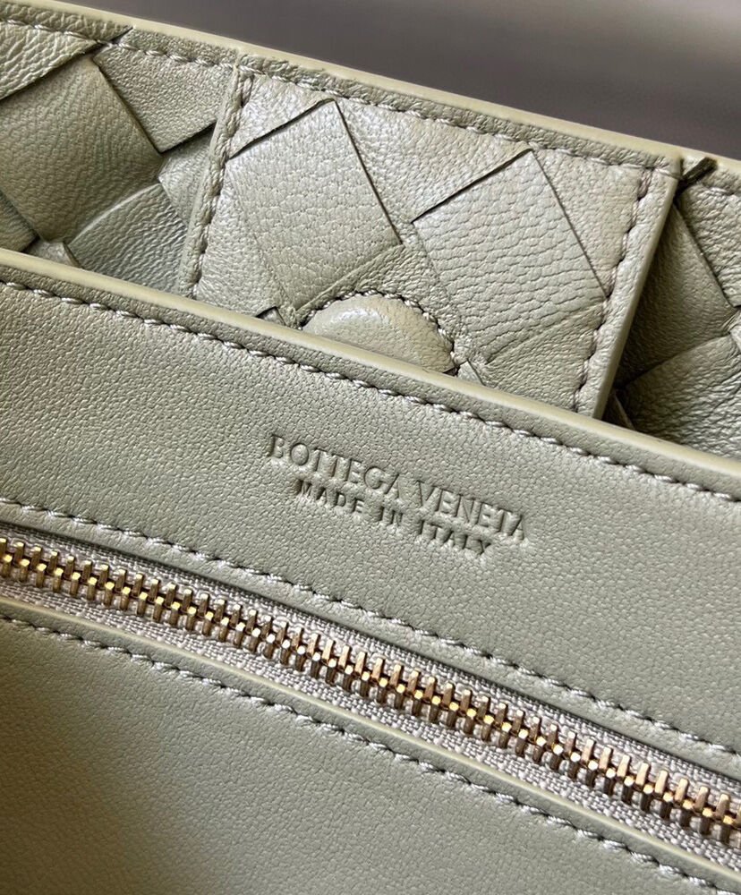 Bottega Veneta Small Andiamo - Image 9