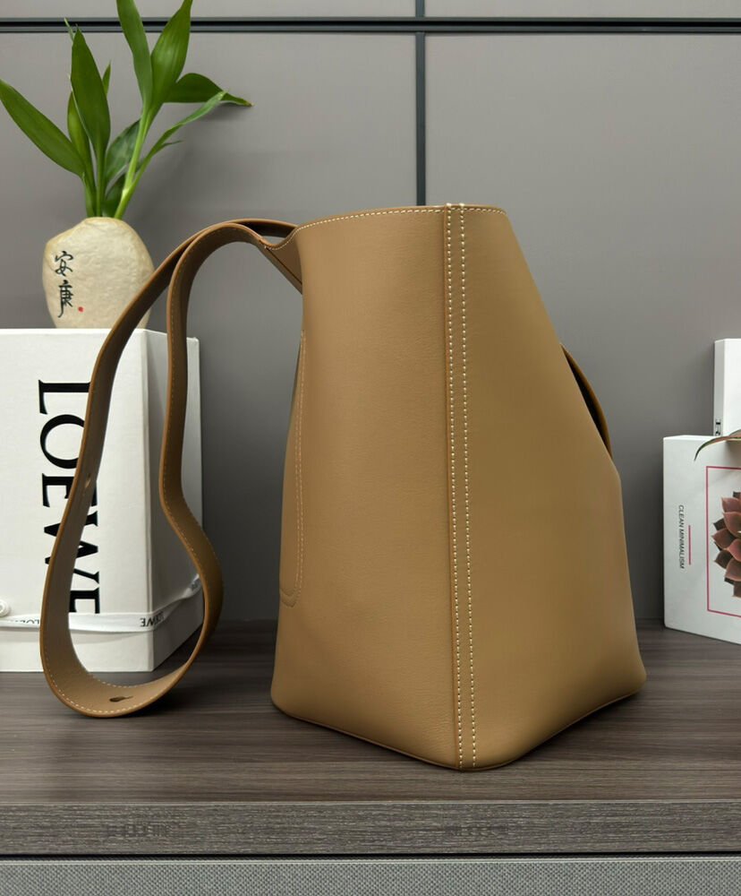 Loewe Medium Pebble Bucket Bag In Mellow Calfskin - Image 3
