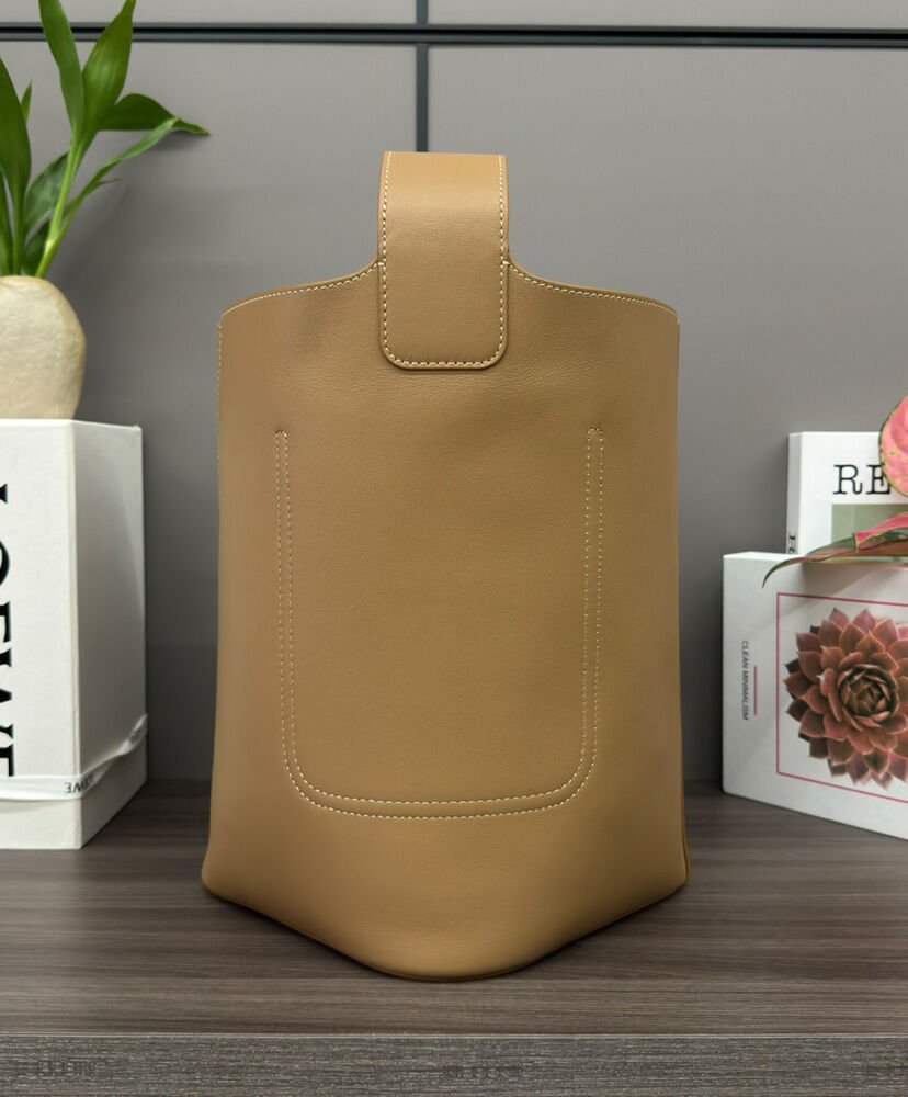 Loewe Medium Pebble Bucket Bag In Mellow Calfskin - Image 4