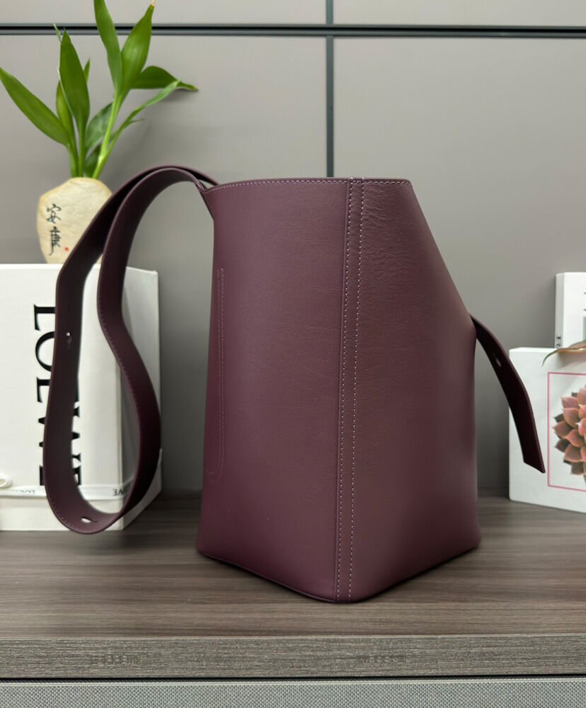 Loewe Medium Pebble Bucket Bag In Mellow Calfskin - Image 3