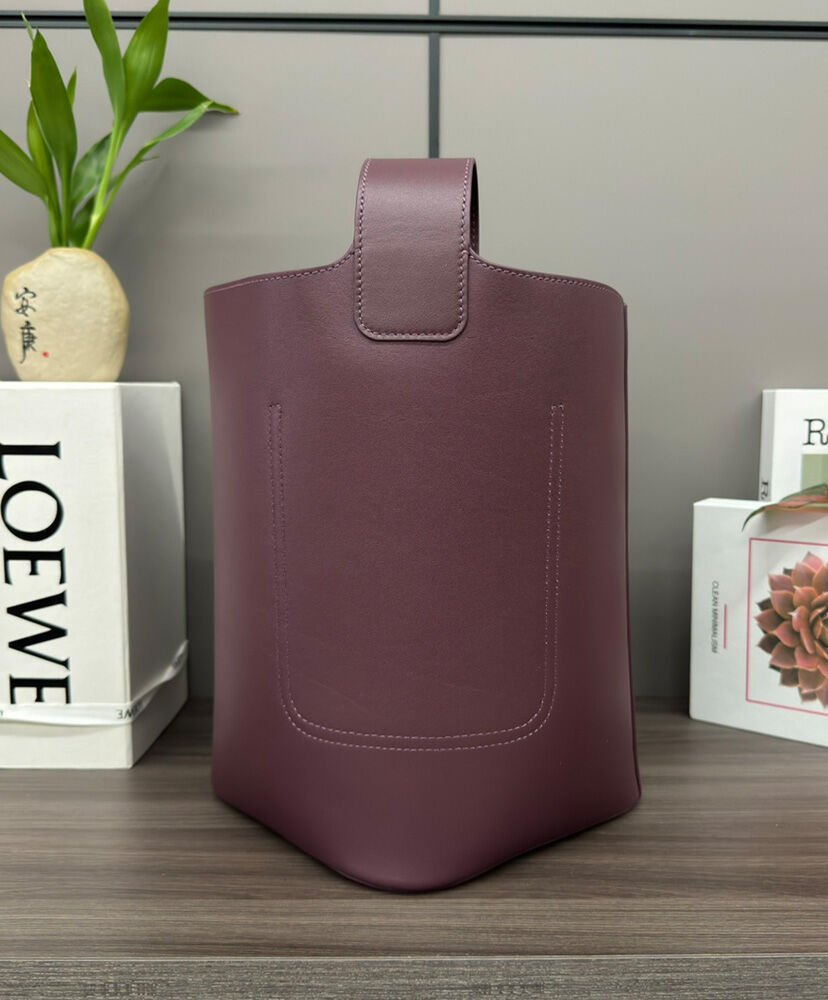 Loewe Medium Pebble Bucket Bag In Mellow Calfskin - Image 4
