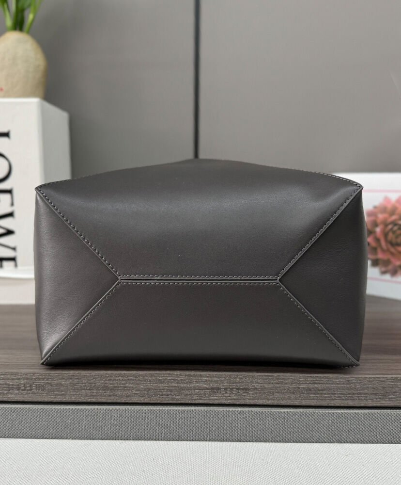 Loewe Puzzle Fold Tote In Shiny Calfskin - Image 6