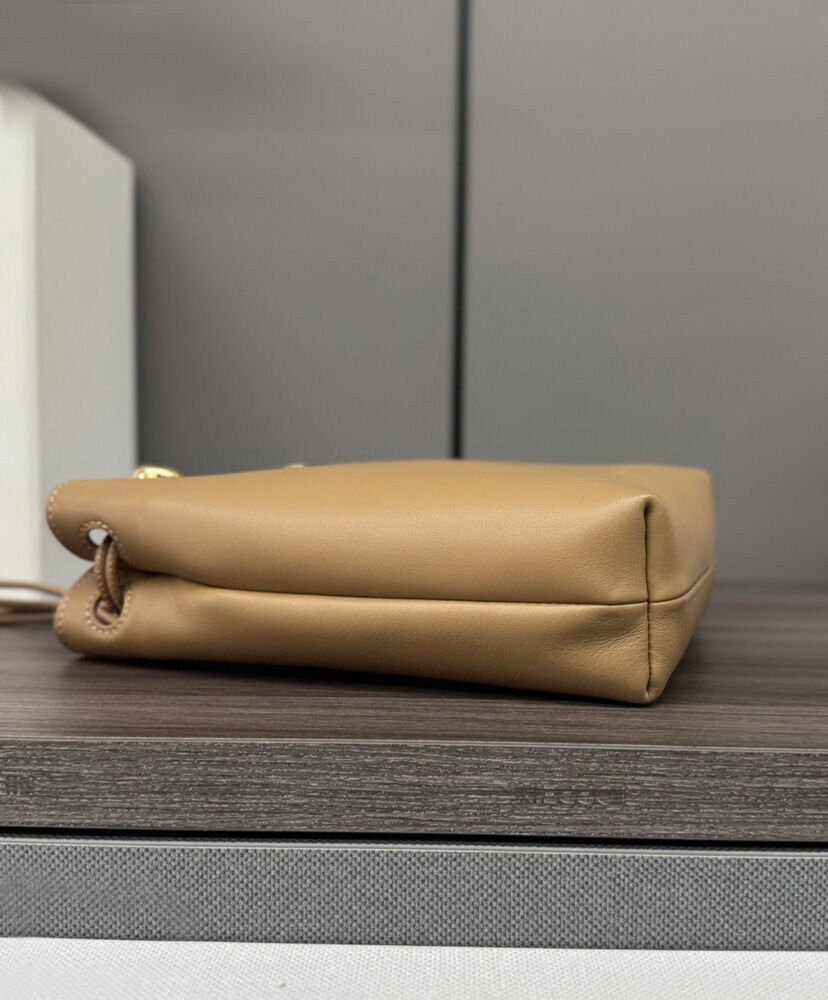 Loewe Pebble Pouch In Smooth Calfskin - Image 3