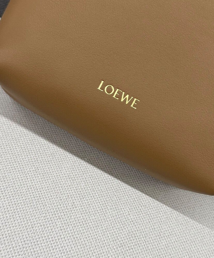 Loewe Pebble Pouch In Smooth Calfskin - Image 7