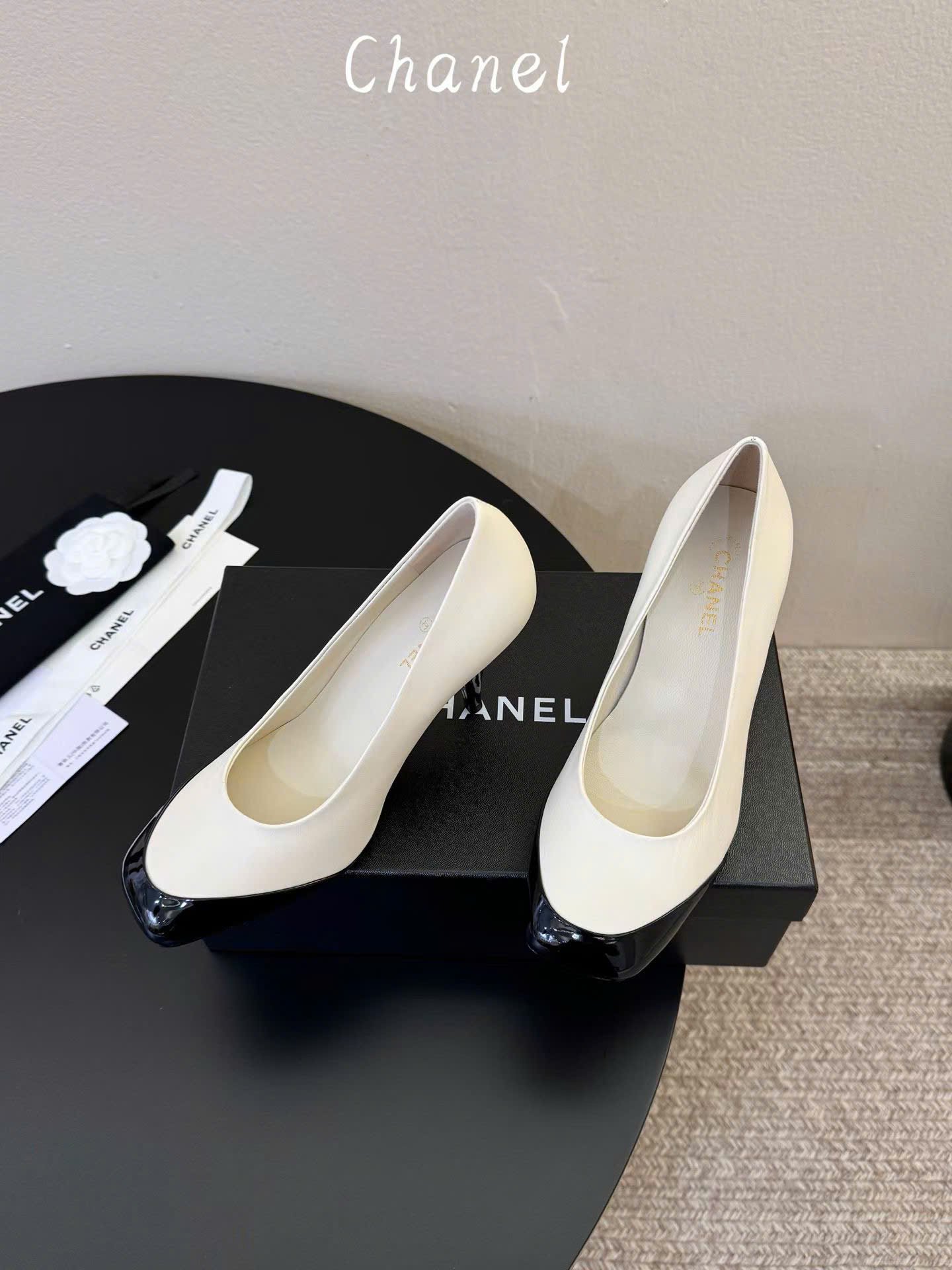 Chanel Iridescent Lambskin Heeled Pumps Shoes - Image 6