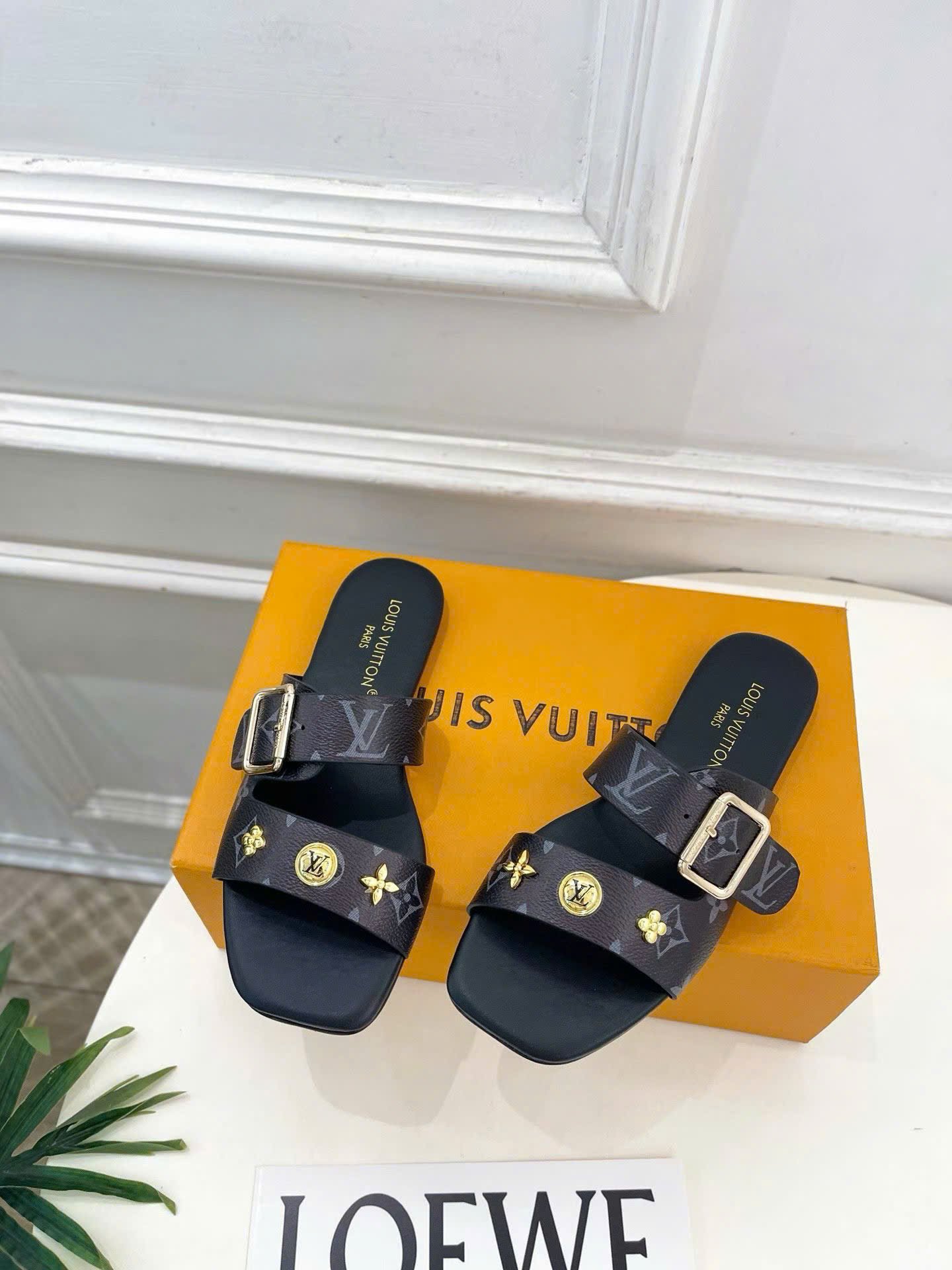 Louis Vuitton Monogram Flat Mule - Image 5