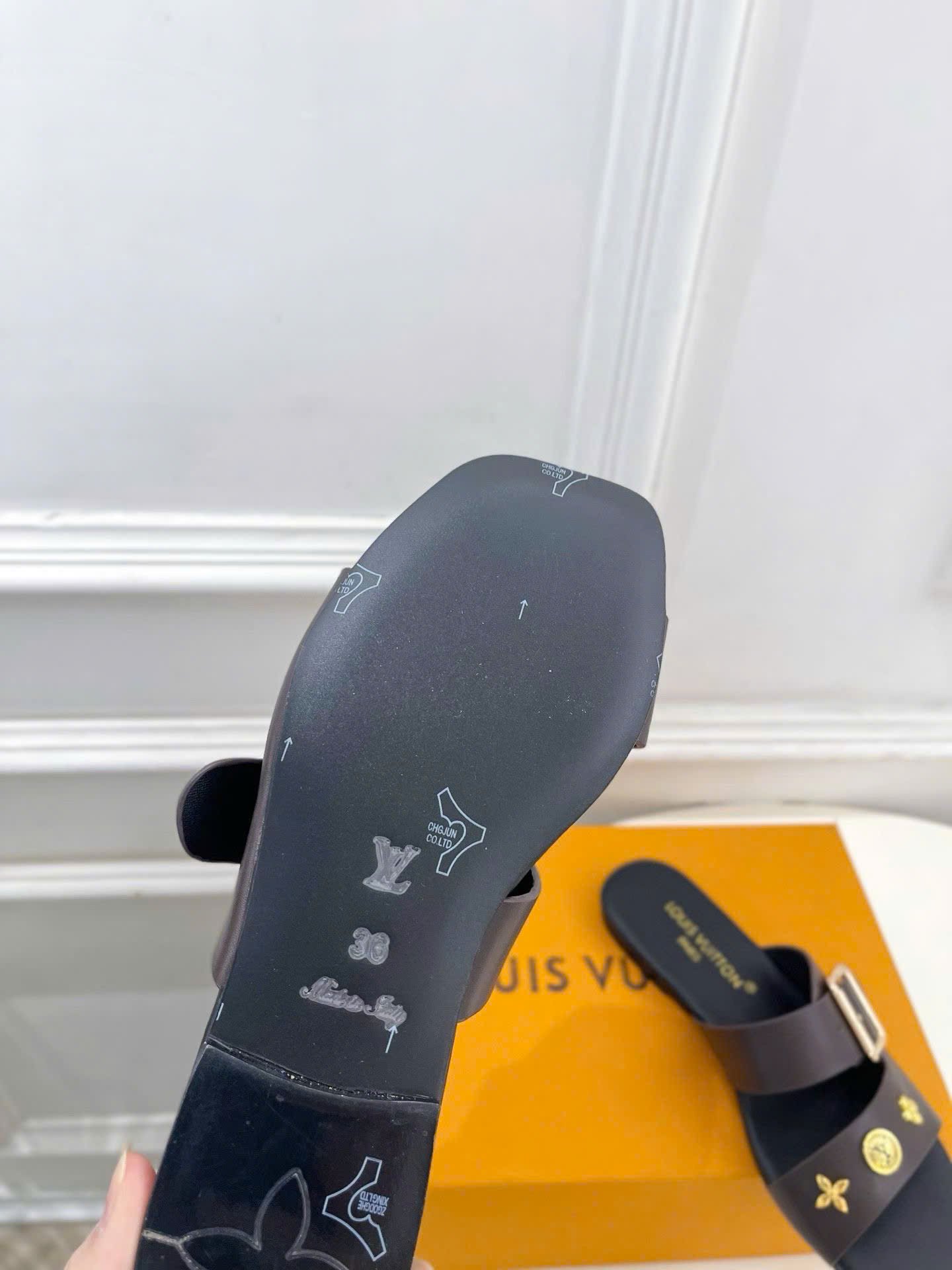 Louis Vuitton Monogram Flat Mule - Image 3