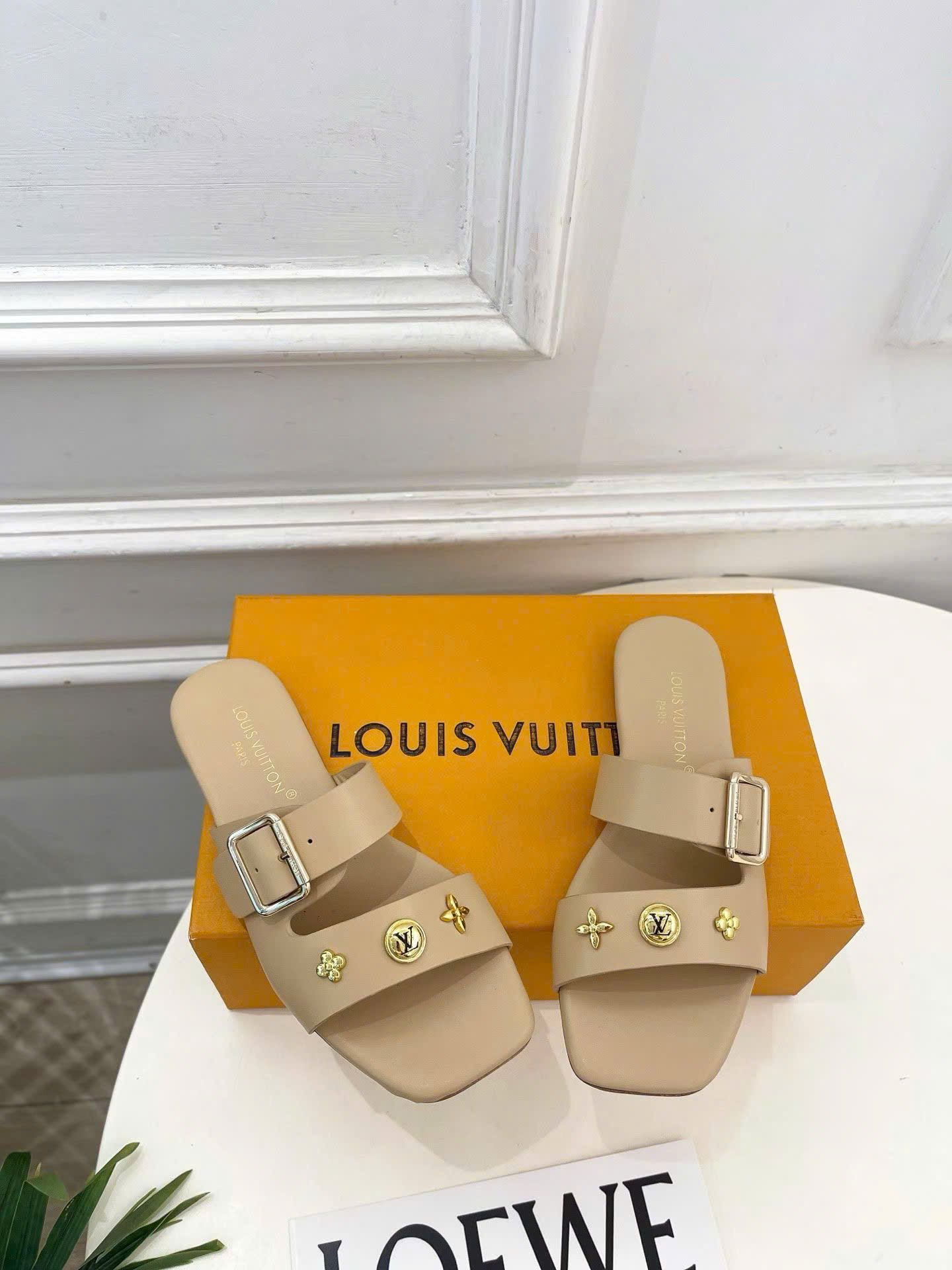 Louis Vuitton Monogram Flat Mule - Image 6