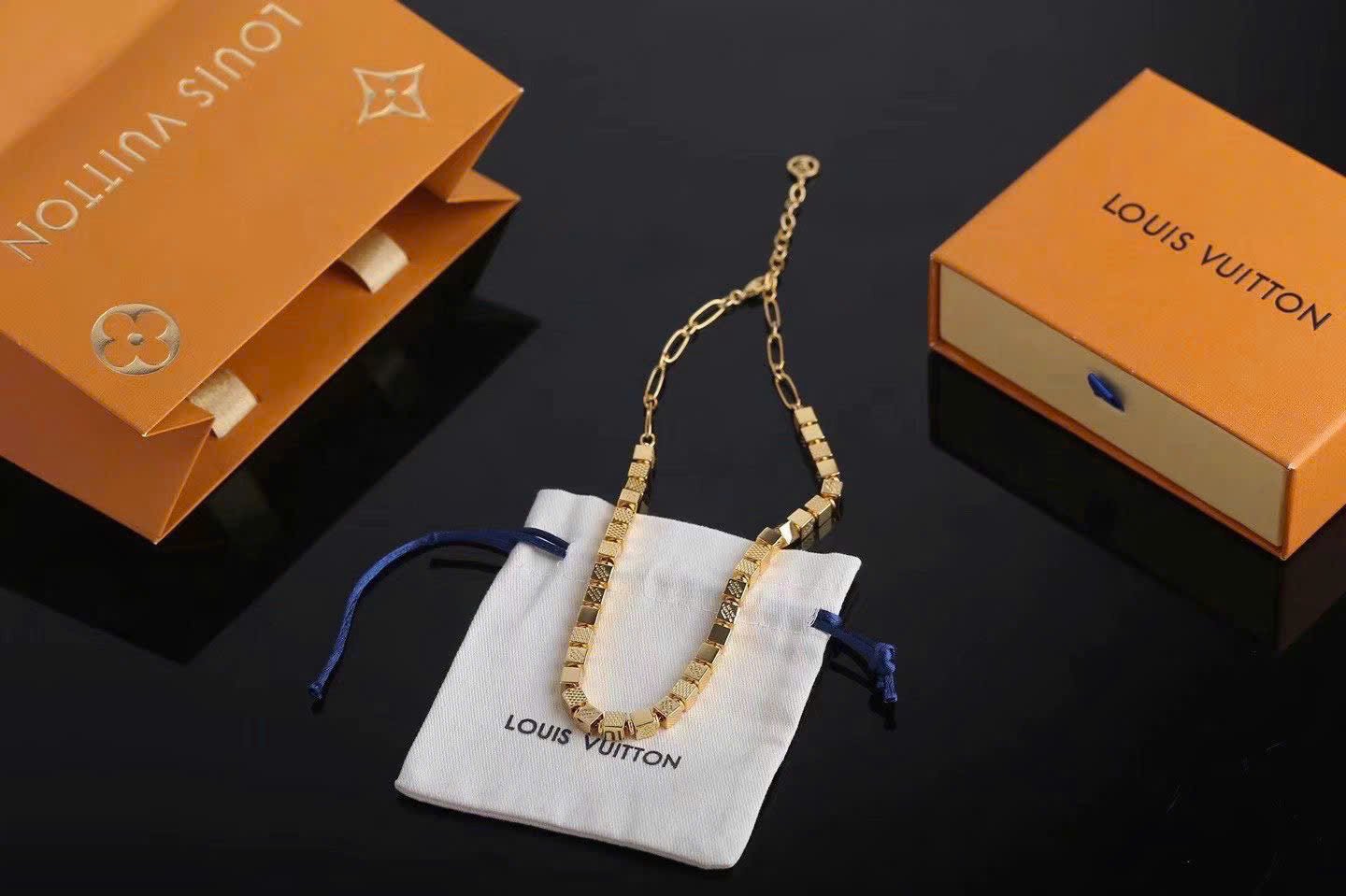 Louis Vuitton LV Monogram Necklace New Collections - Image 3