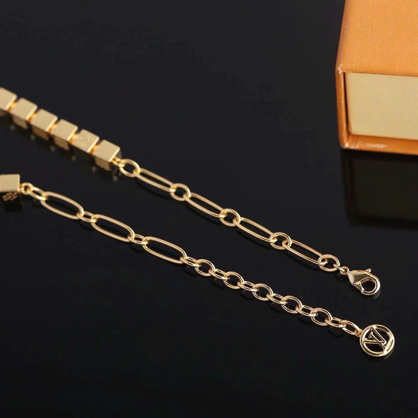 Louis Vuitton LV Monogram Necklace New Collections - Image 8