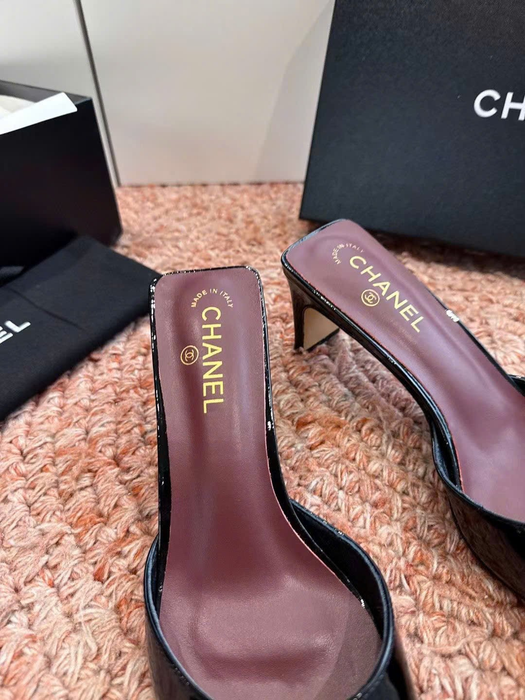 Chanel Interlocking CC Logo Mule - Image 4