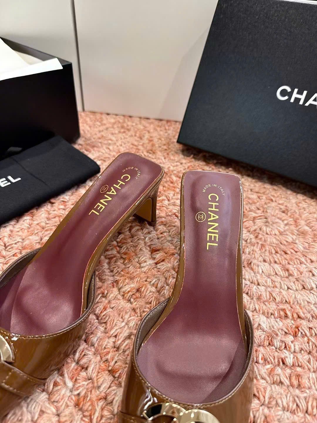 Chanel Interlocking CC Logo Mule - Image 7