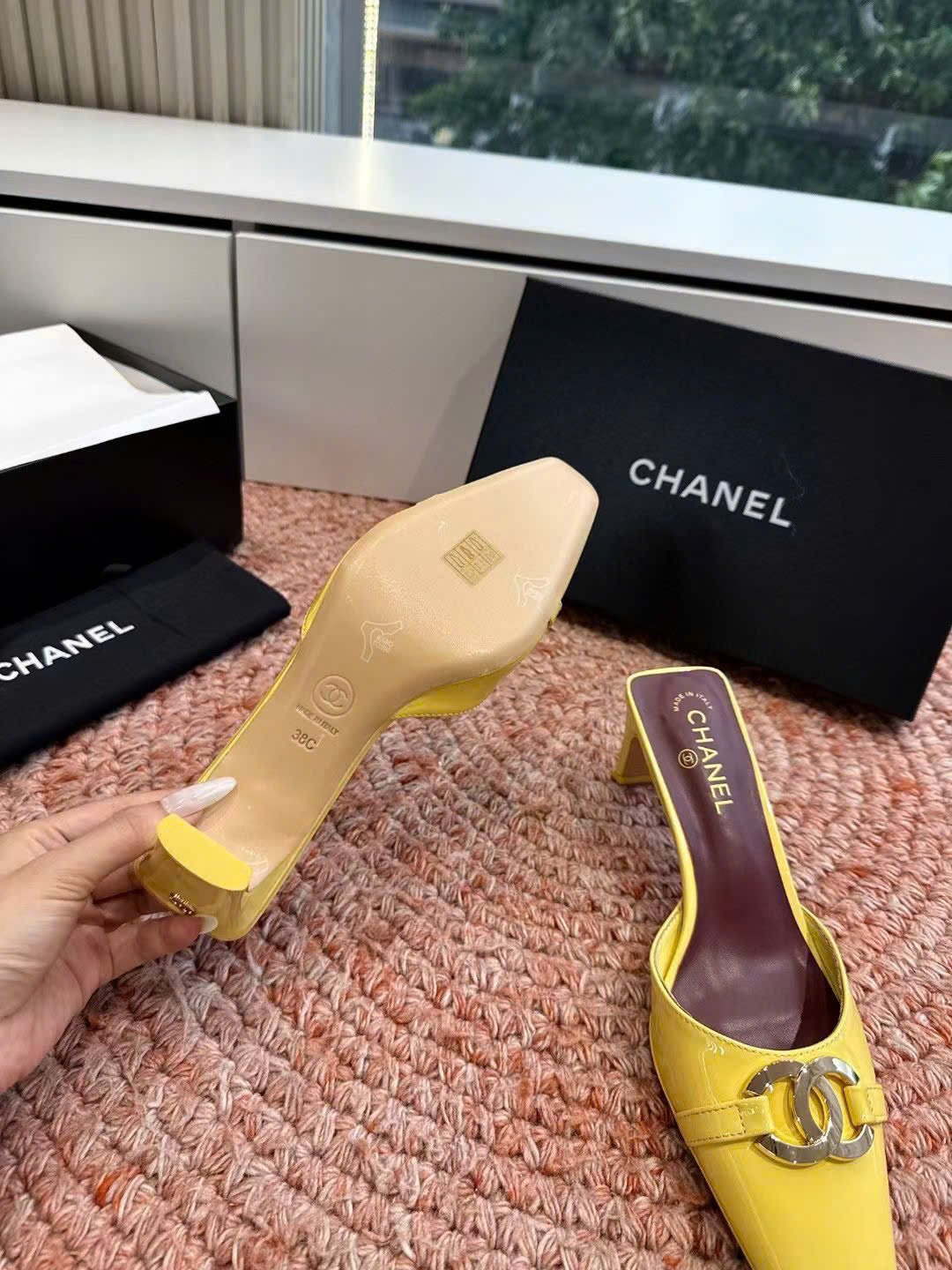 Chanel Interlocking CC Logo Mule - Image 4