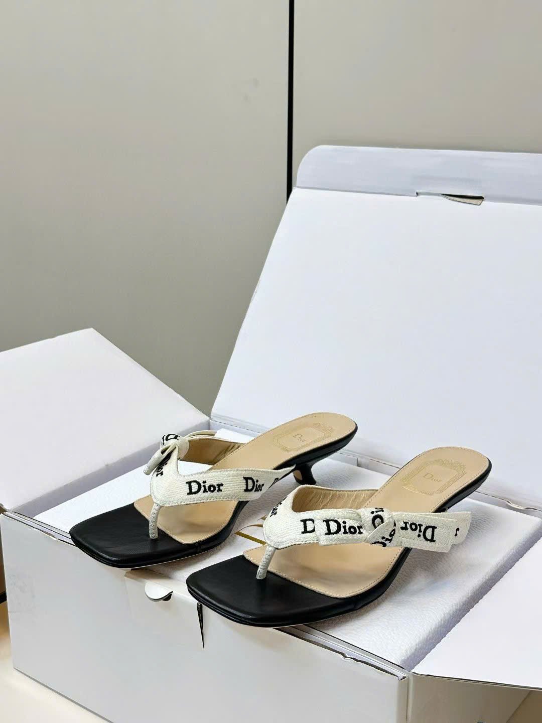 Dior J'Adior Embroidered Thong Sandal - Image 8