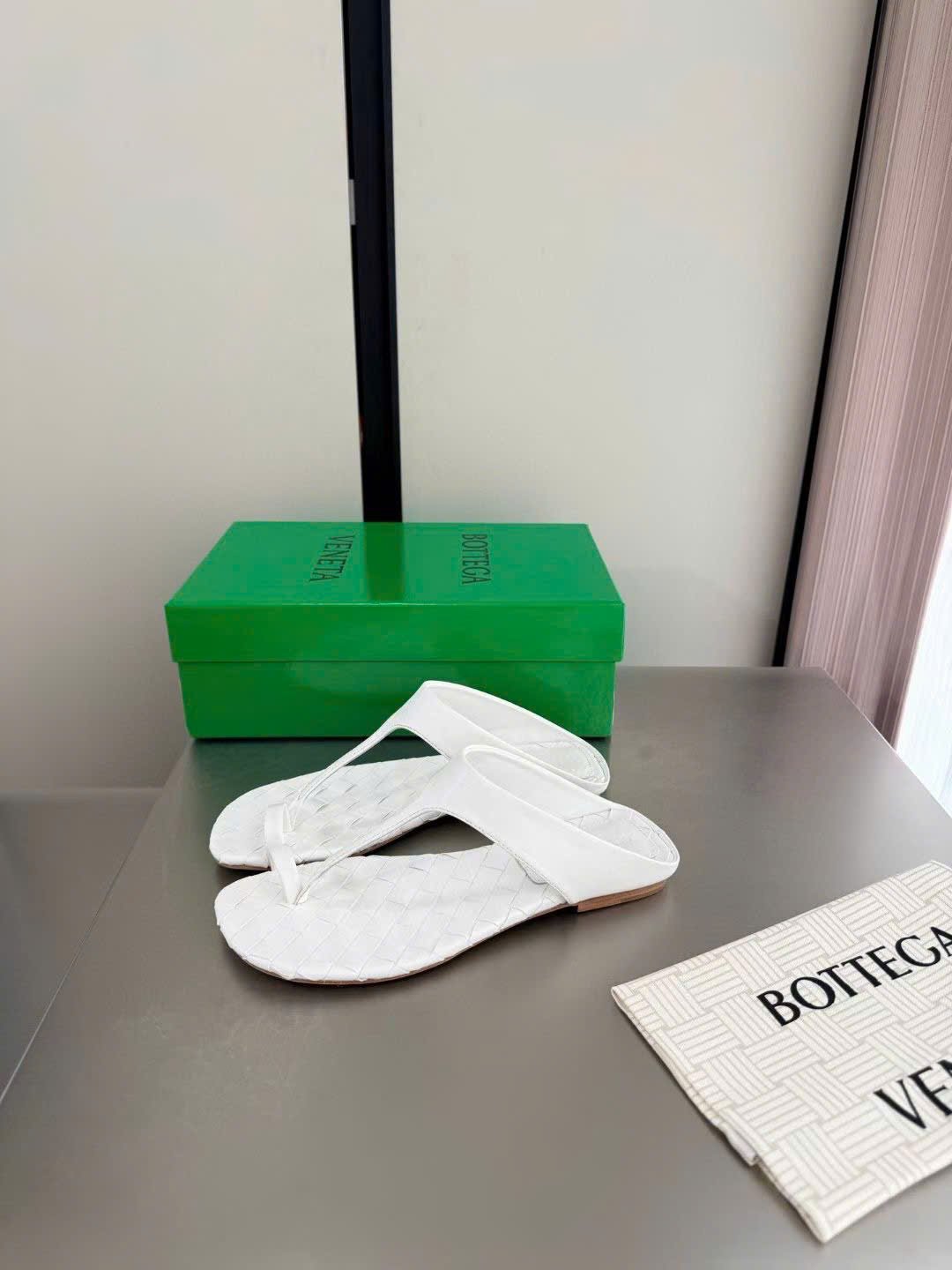 Bottega Veneta Livia Flat Thong Sandal - Image 8