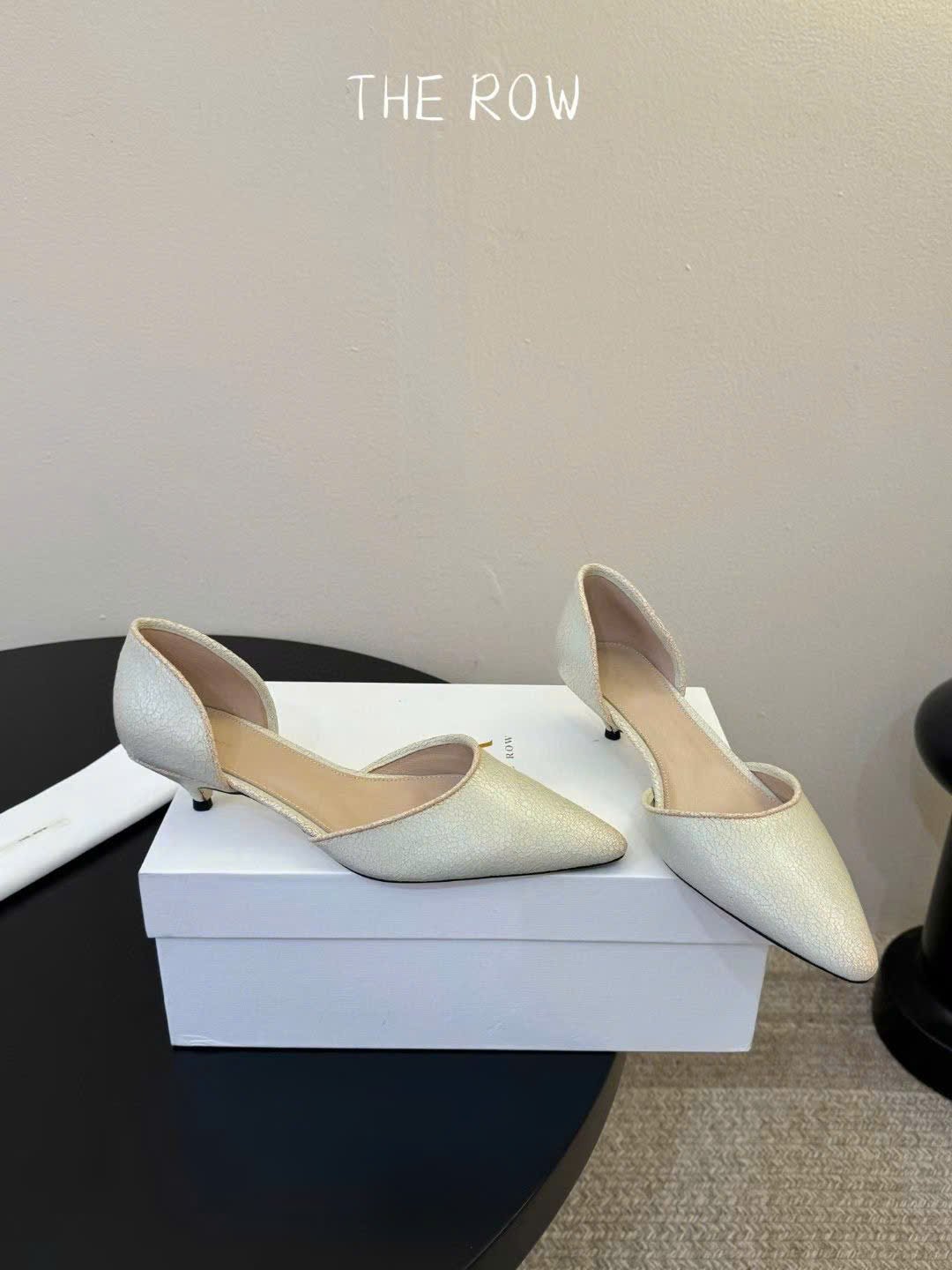 The Row Pointed Toe Pumps - Image 4