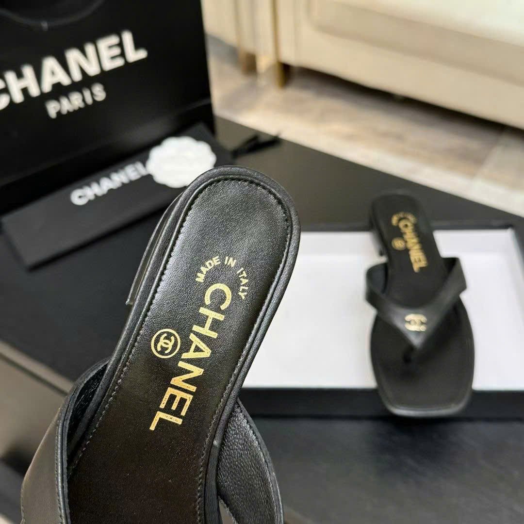 Chanel Coco Thong Flat Sandal - Image 8