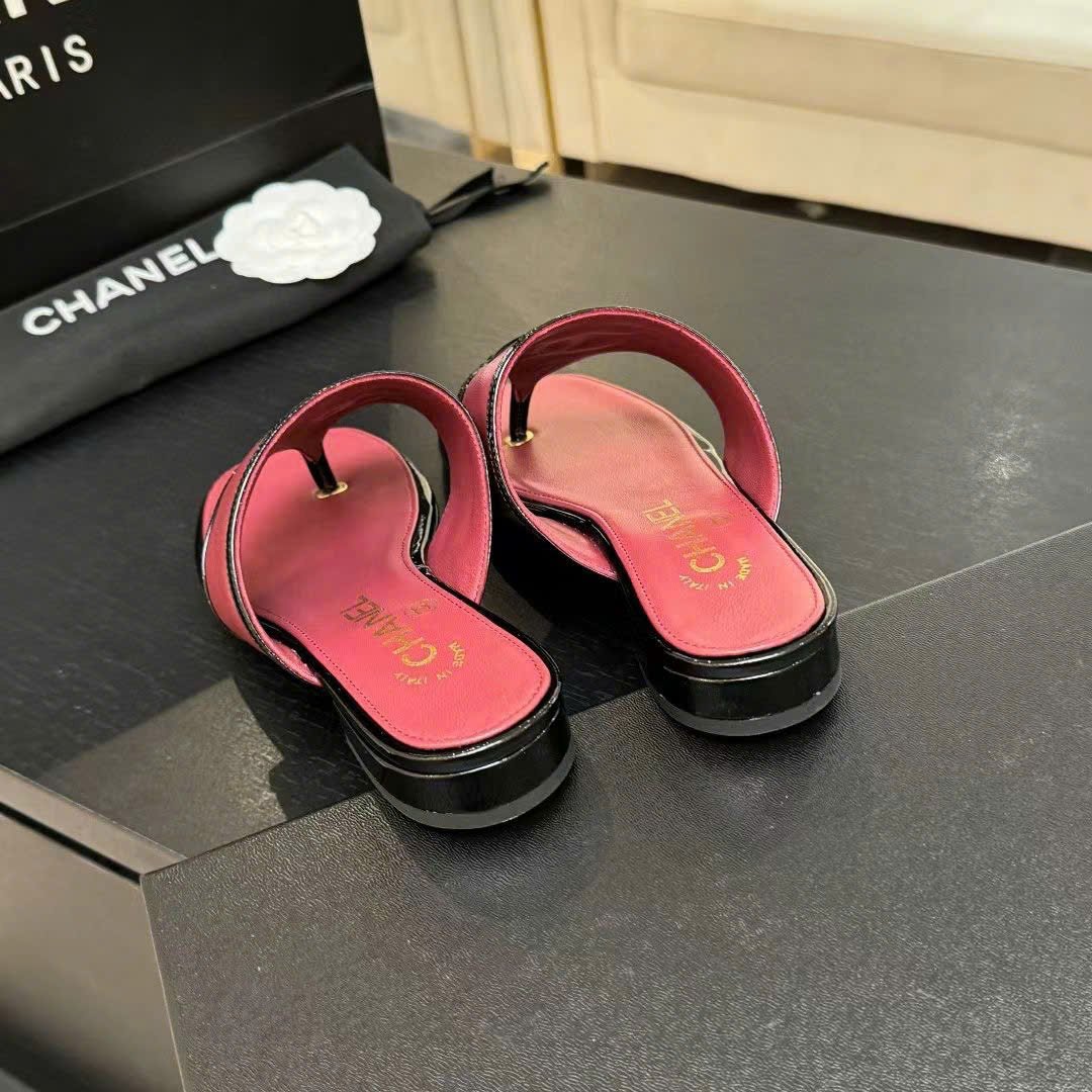 Chanel Coco Thong Flat Sandal - Image 4