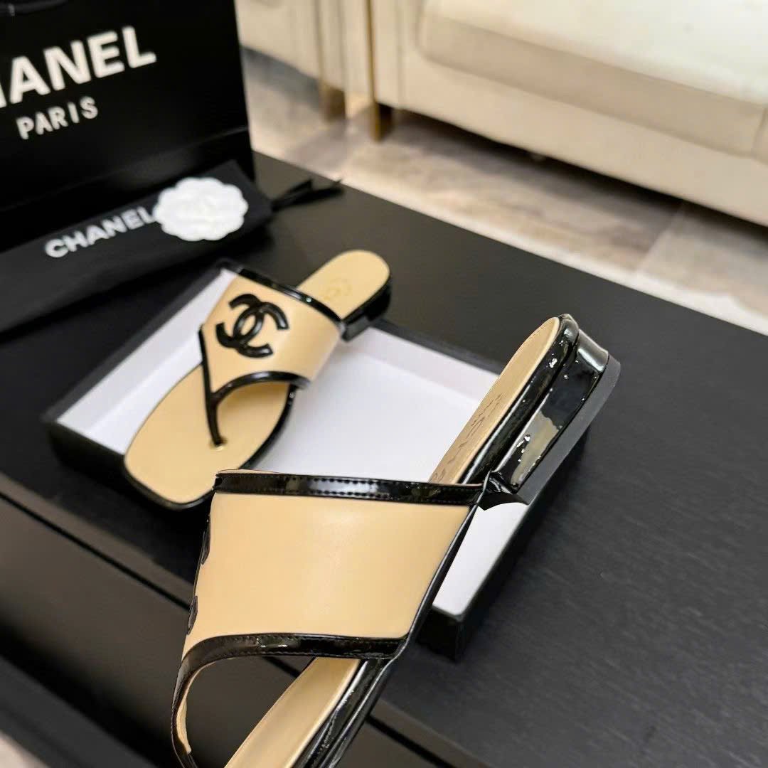 Chanel Coco Thong Flat Sandal - Image 5
