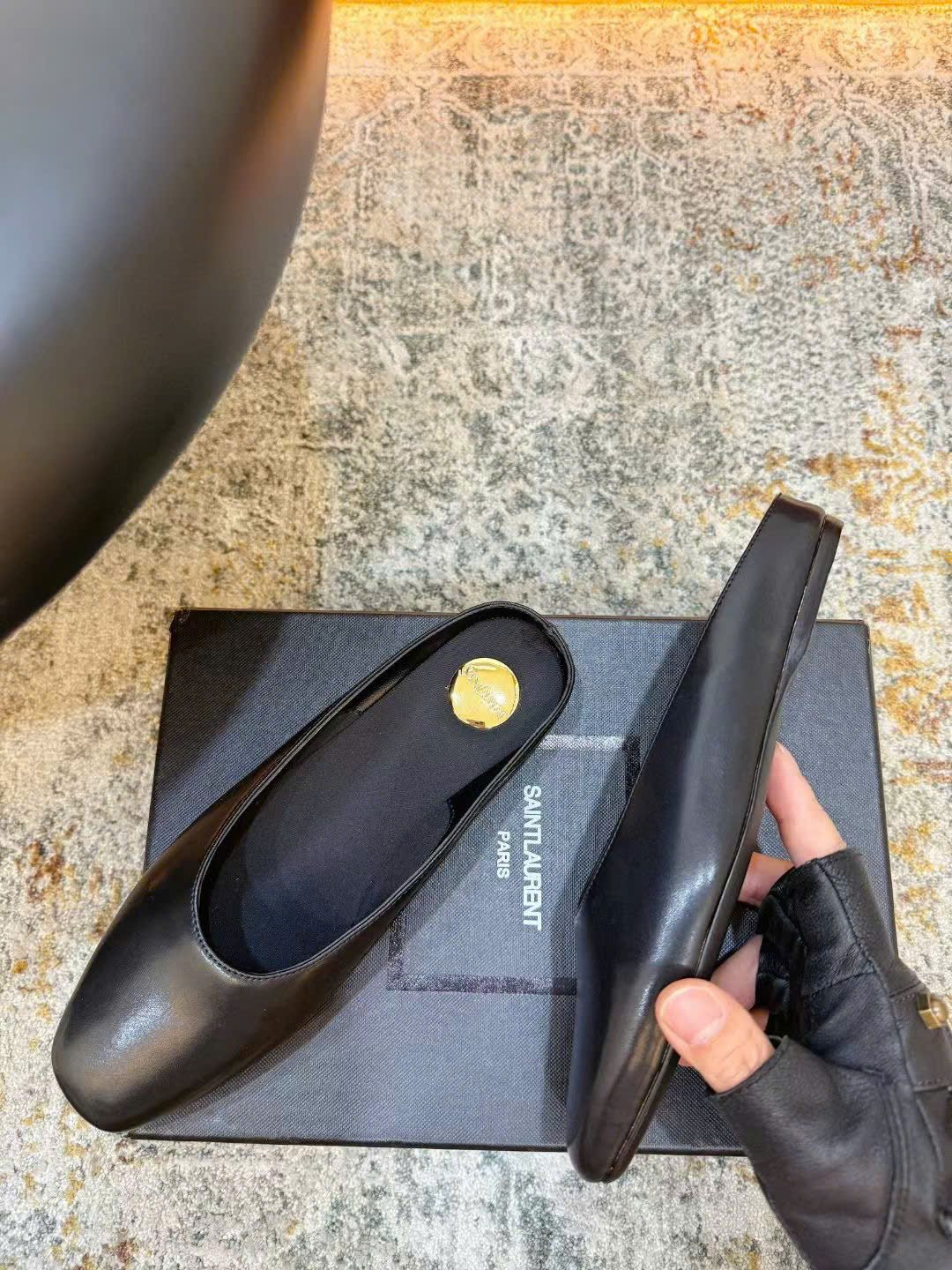 Saint Laurent Smooth Leather Mules - Image 8