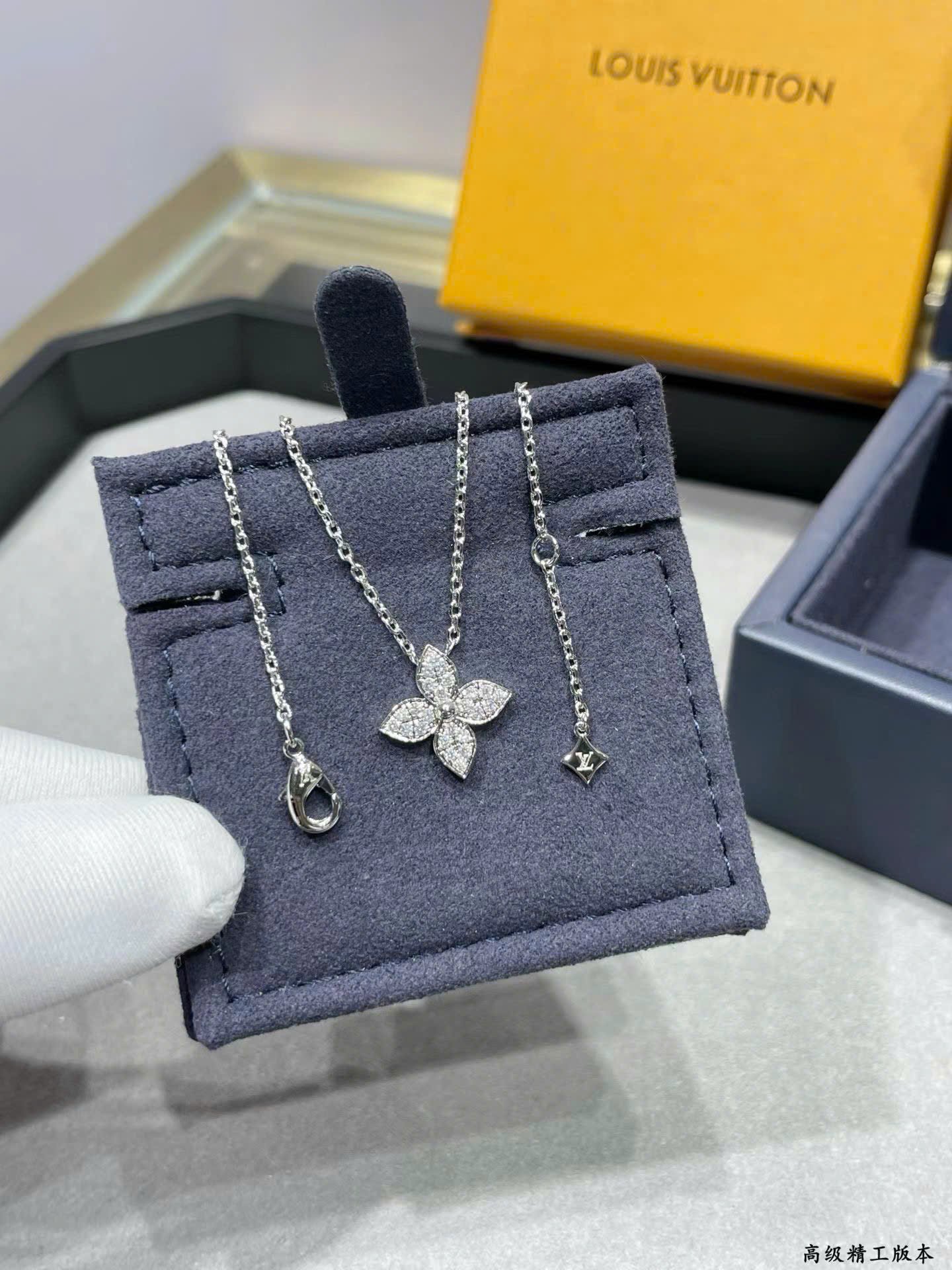 Louis Vuitton Monogram Necklace New Collections - Image 3