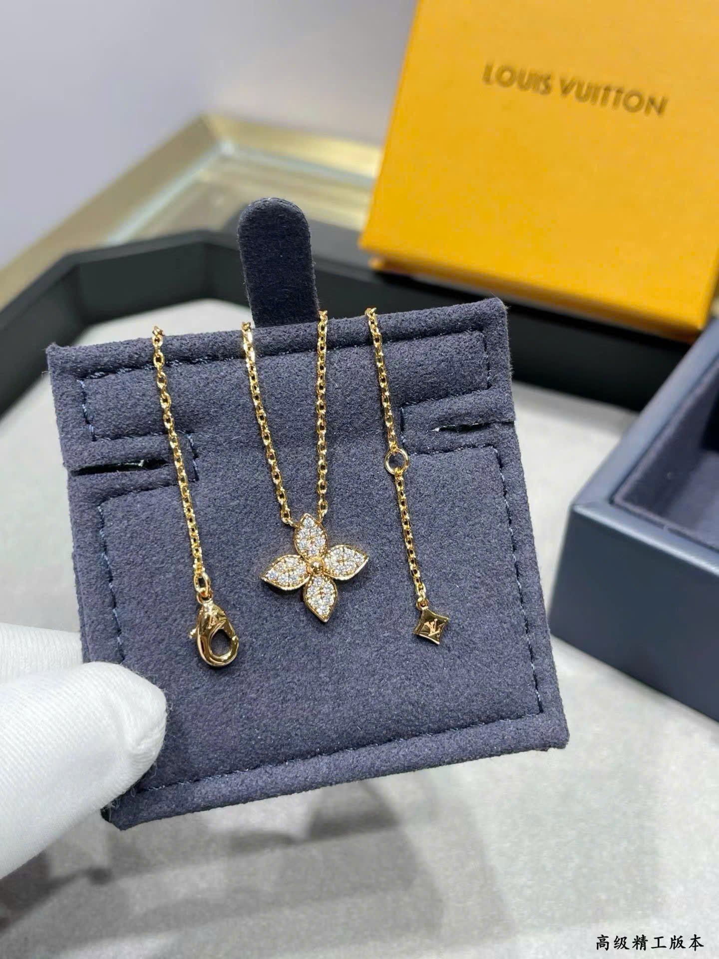 Louis Vuitton Monogram Necklace New Collections - Image 4