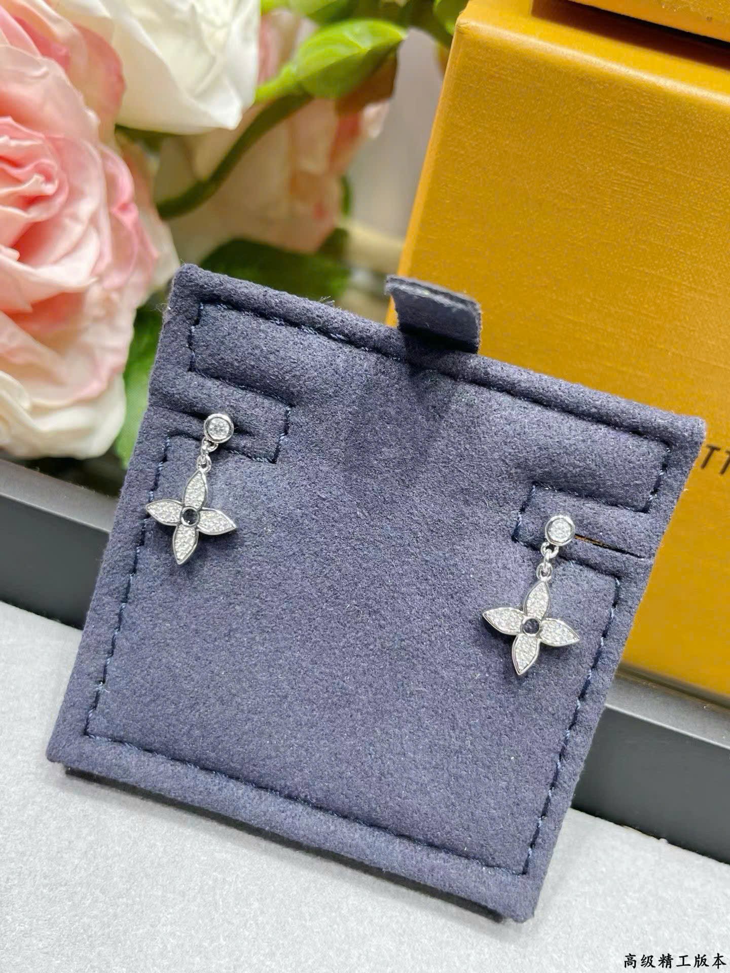 Louis Vuitton Monogram Earring New Collections - Image 4