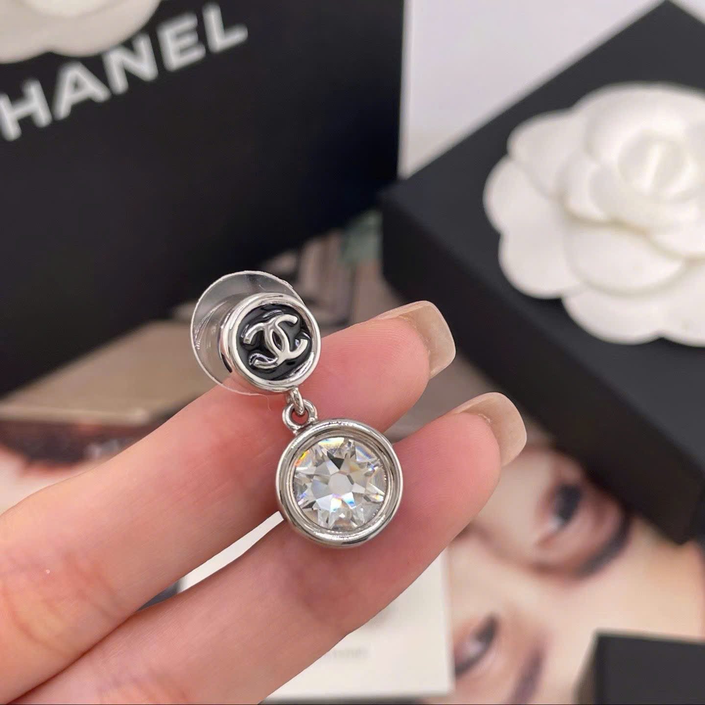 Chanel Coco Earrings New Collections - Image 3