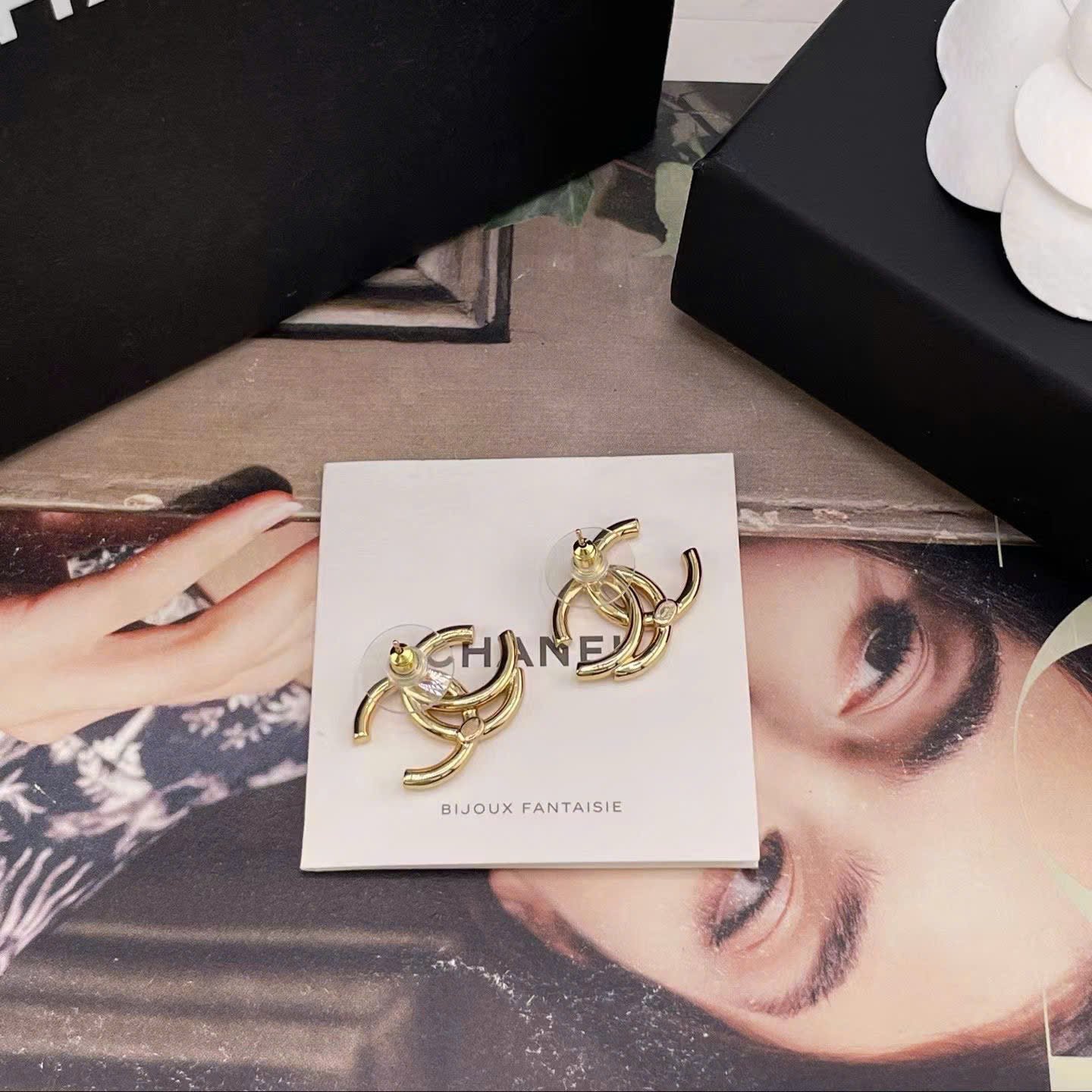 Chanel Coco Earrings New Collections - Image 4