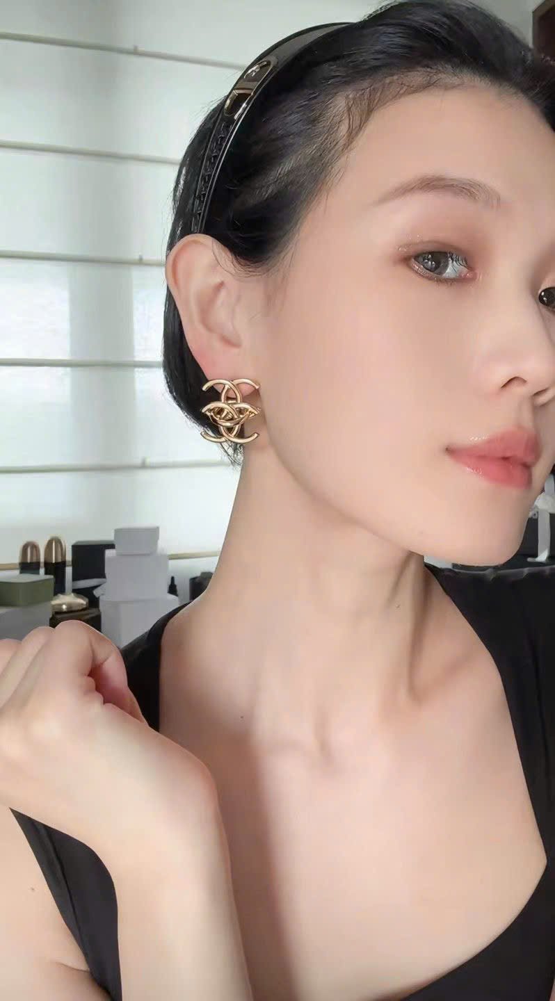 Chanel Coco Earrings New Collections - Image 10